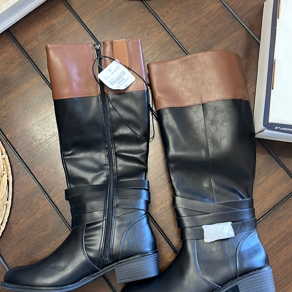 Boots black and cognac color size 8 brand new